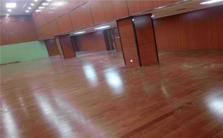 22厚運(yùn)動籃球地板安裝工藝